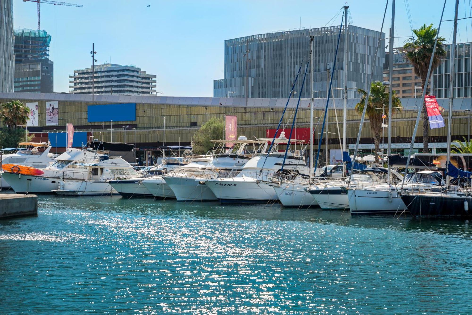 Boat Accommodations Barcelona Sant Adria de Besos Exterior foto