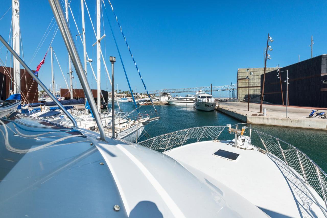 Boat Accommodations Barcelona Sant Adria de Besos Exterior foto