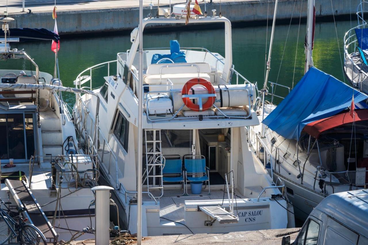 Boat Accommodations Barcelona Sant Adria de Besos Exterior foto