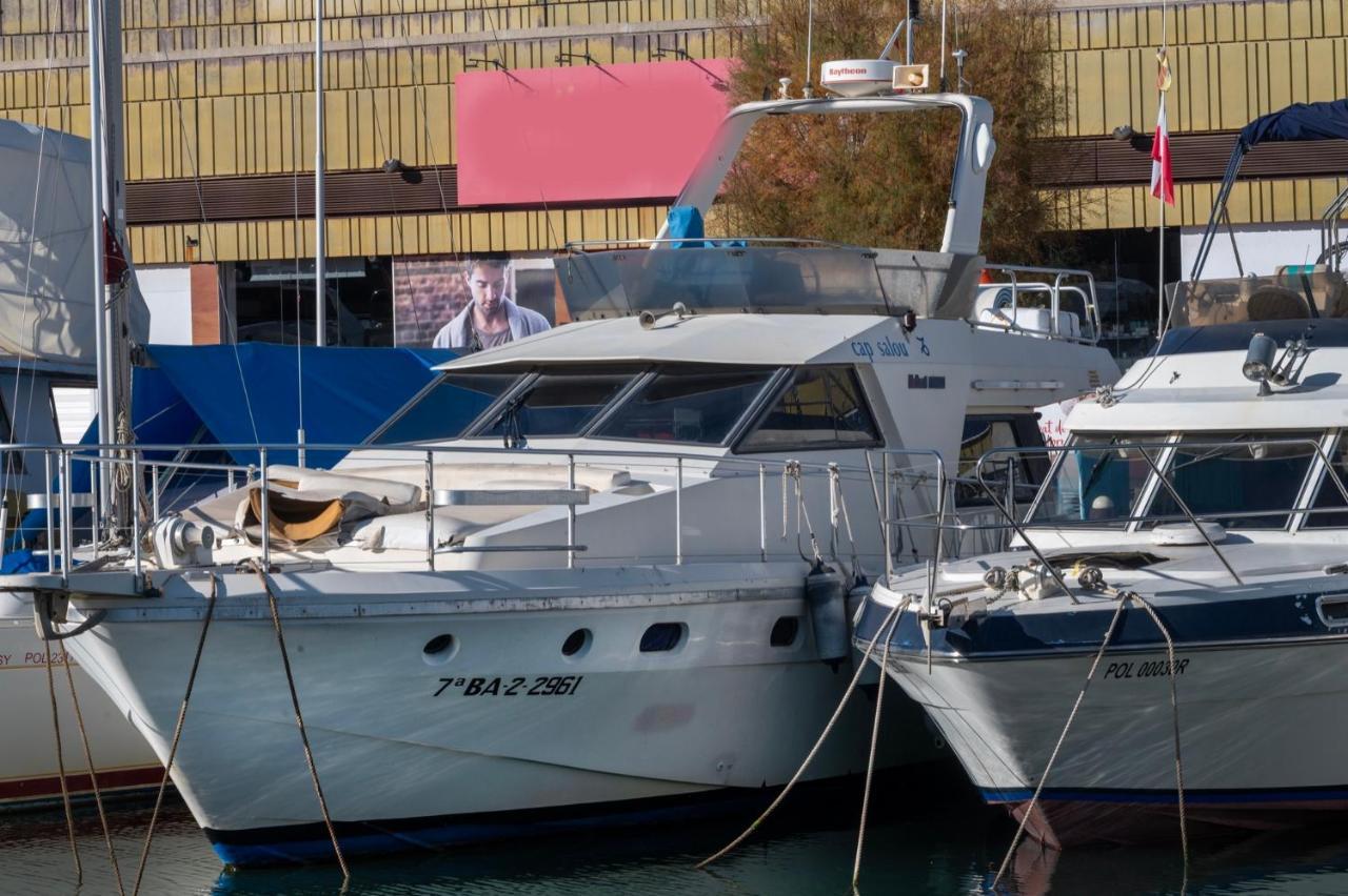 Boat Accommodations Barcelona Sant Adria de Besos Exterior foto
