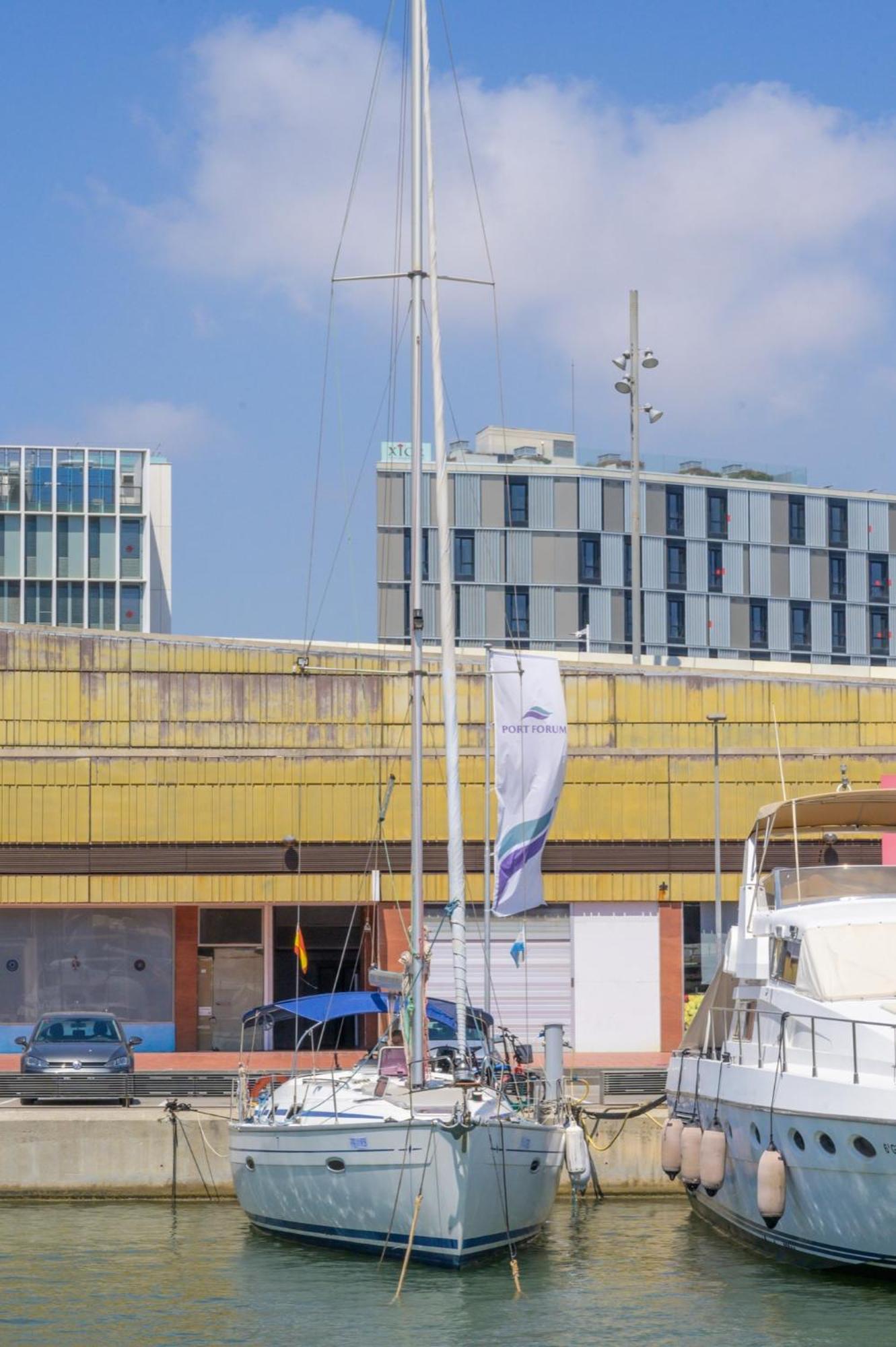 Boat Accommodations Barcelona Sant Adria de Besos Exterior foto